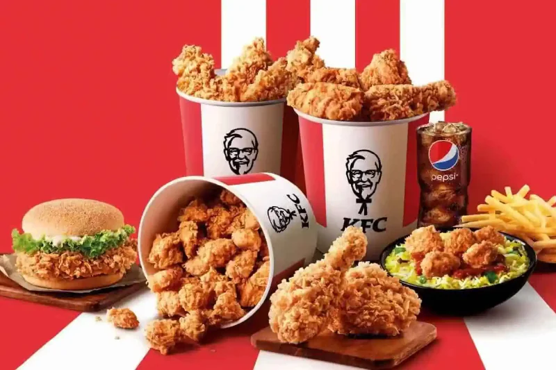 Customer Fights KFC Employees