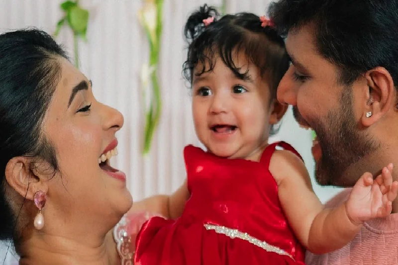 aditi prabhudeva baby face