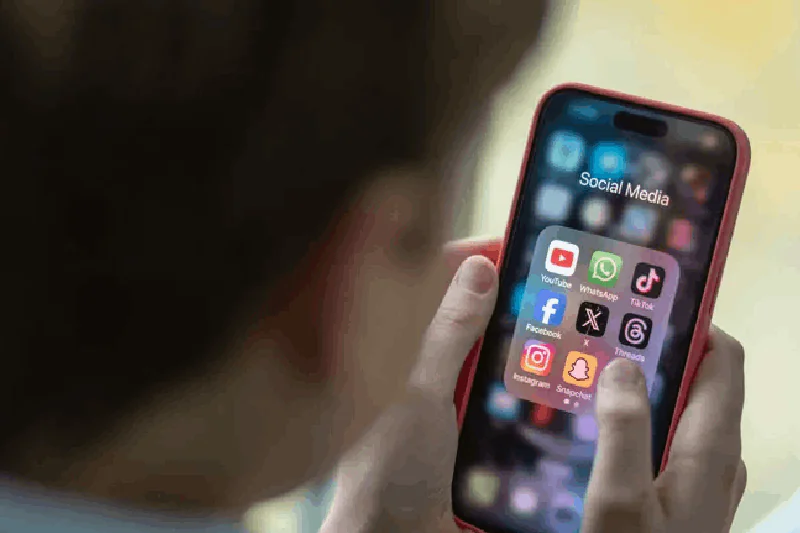 S Ocial Media