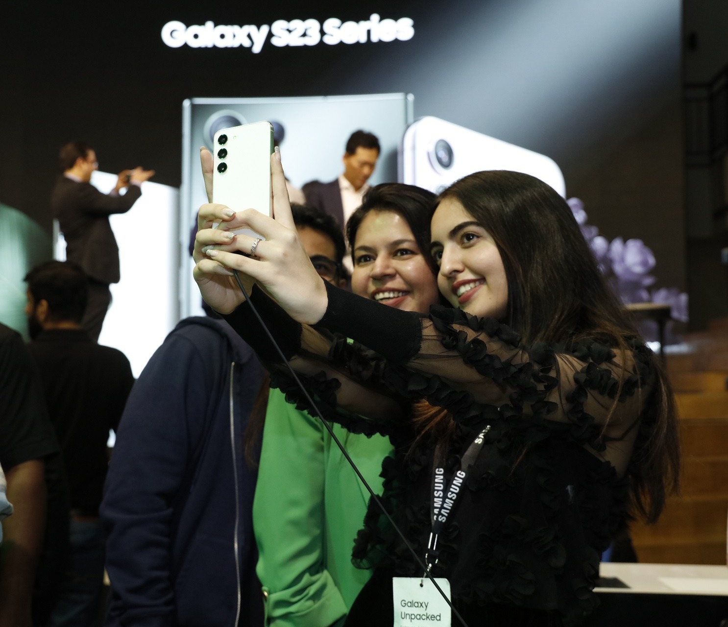 Samsung Galaxy S23 ಆವಿಷ್ಕಾರದಲ್ಲಿ ಬೆಂಗಳೂರು ಯುವಕರ ಕೈಚಳಕ – ಈ ಪರಿಸರ ಸ್ನೇಹಿ ಮೊಬೈಲ್ ಫೀಚರ್ಸ್ ಹೇಗಿದೆ ಗೊತ್ತಾ?