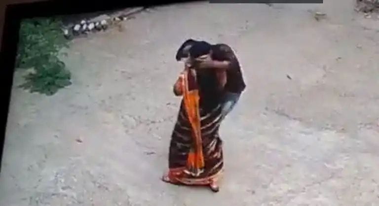 Forced deep kiss to the woman who was talking on the phone video gone viral