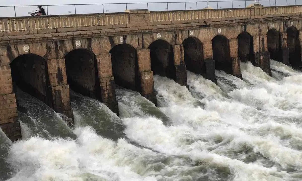Notice to release 5000 cusecs of water to Tamil Nadu despite opposition from farmers - Outrage broke out across the state