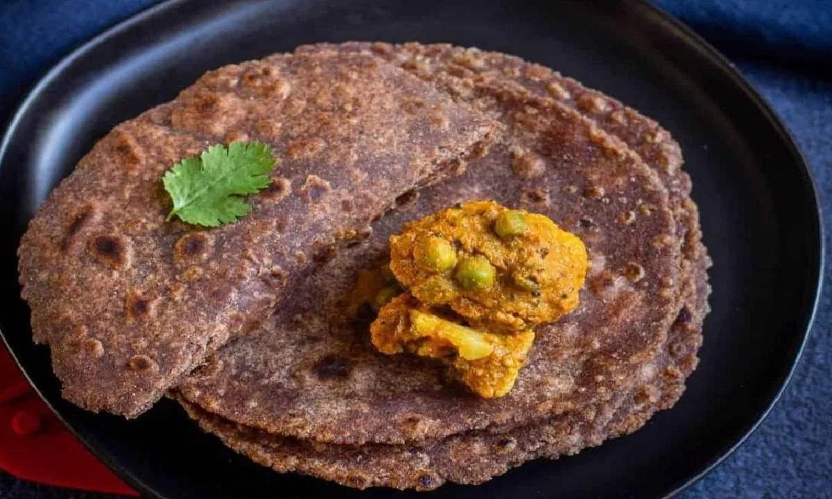 Palak ragi rotti recipe in Kannada