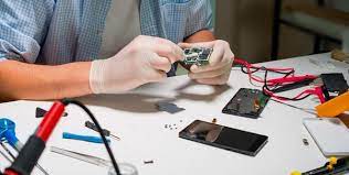 Is it safe to give a phone for repair in a phone repair shop, rather than in a service center?