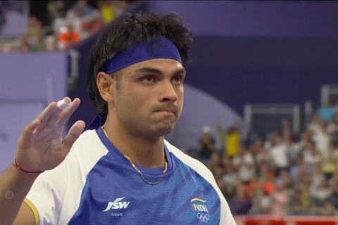 Paris Olympics 2024 : ಜಾವೆಲಿನ್ ಒಲಿಂಪಿಕ್ಸ್ ದಾಖಲೆಯೊಂದಿಗೆ ಚಿನ್ನ ಗೆದ್ದ ಅರ್ಶದ್ ನದೀಮ್ – ಬೆಳ್ಳಿ ಪದಕಕ್ಕೆ ತೃಪ್ತಿ ಕಂಡ “ಗೋಲ್ಡನ್ ಬಾಯ್” ನೀರಜ್ ಚೋಪ್ರಾ