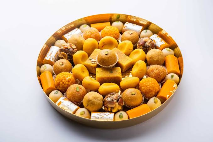 ಸ್ವಾತಂತ್ರ್ಯ ದಿನದಂದು ಸಿಹಿತಿಂಡಿ ನೀಡದ್ದಕ್ಕೆ ಶಾಲೆಯಲ್ಲಿ ಗಲಾಟೆ – ಶಿಕ್ಷಕರಿಗೆ ಹಿಗ್ಗಾಮುಗ್ಗಾ ಥಳಿಸಿದ ವಿದ್ಯಾರ್ಥಿಗಳು : ಪ್ರಕರಣ ದಾಖಲು
