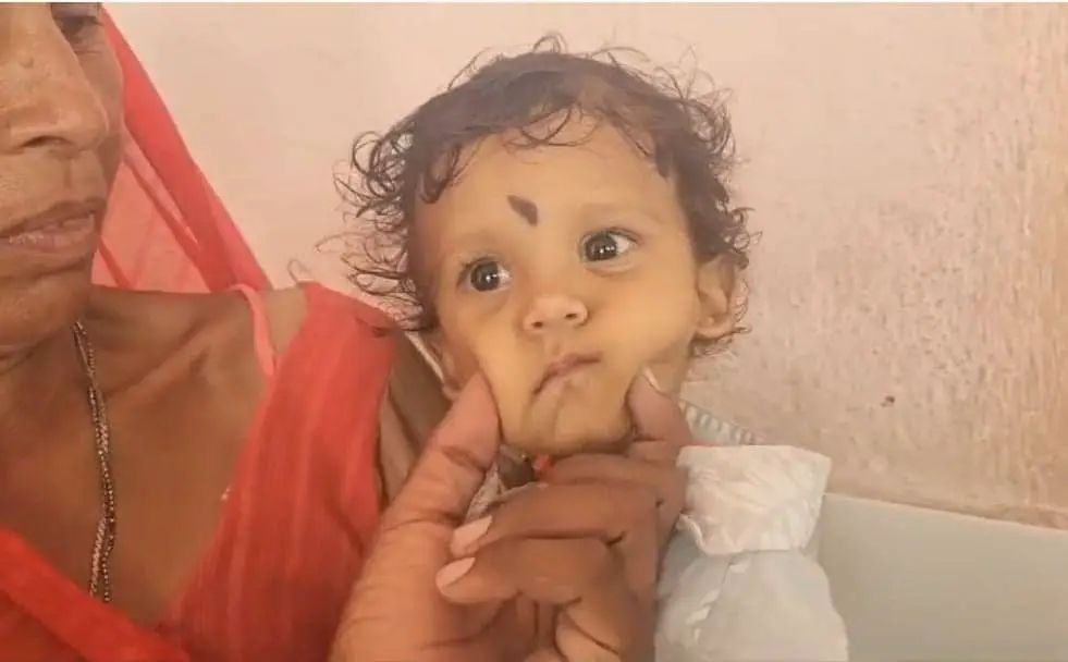 Rare Case : ಆಟವಾಡುತ್ತಿದ್ದ ಮಗುವಿಗೆ ಹಾವು ಬಲಿ – ಹಾವನ್ನೇ ಕಚ್ಚಿ ಸಾಯಿಸಿದ ಮಗುವಿನ ಸುದ್ದಿ ವೈರಲ್..!