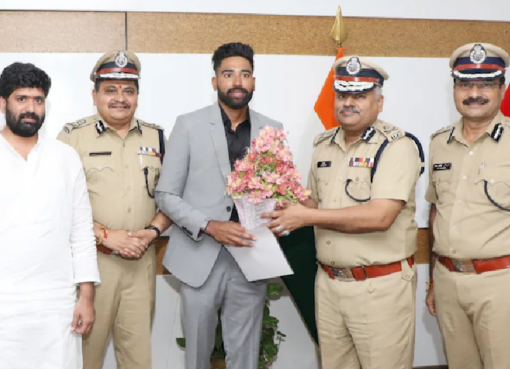 ಡಿಎಸ್ಪಿಯಾಗಿ ಅಧಿಕಾರ ಸ್ವೀಕರಿಸಿದ ಮೊಹಮ್ಮದ್ ಸಿರಾಜ್; ಕ್ರಿಕೆಟ್ ಗೆ ಗುಡ್ ಬೈ ಹೇಳಿದ್ರಾ ಟೀಂ ಇಂಡಿಯಾ ವೇಗಿ Cricketer Mohammed Siraj